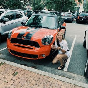 Meet your Posher, Olivia